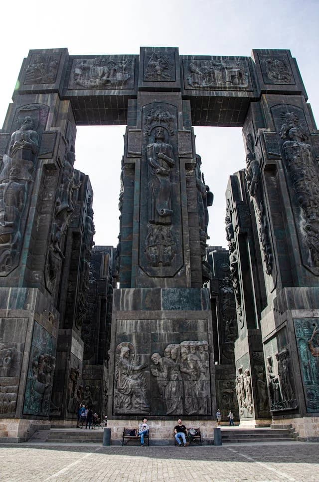 Side Image 2