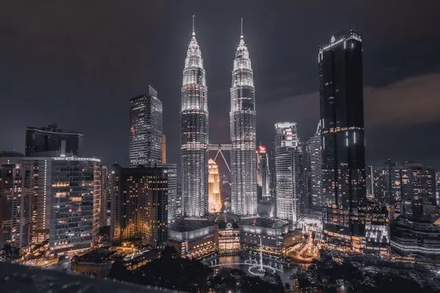  Petronas Twin Towers