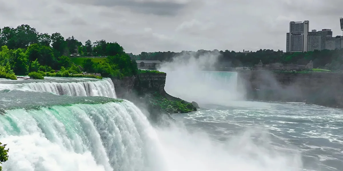 places to visit in Canada