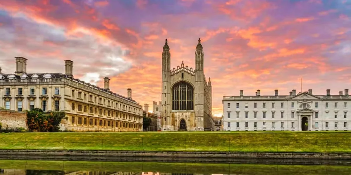 Cambridge – Academic Beauty
