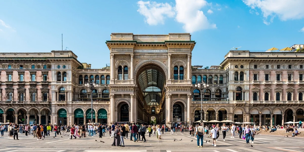Shop and Stroll in Milan