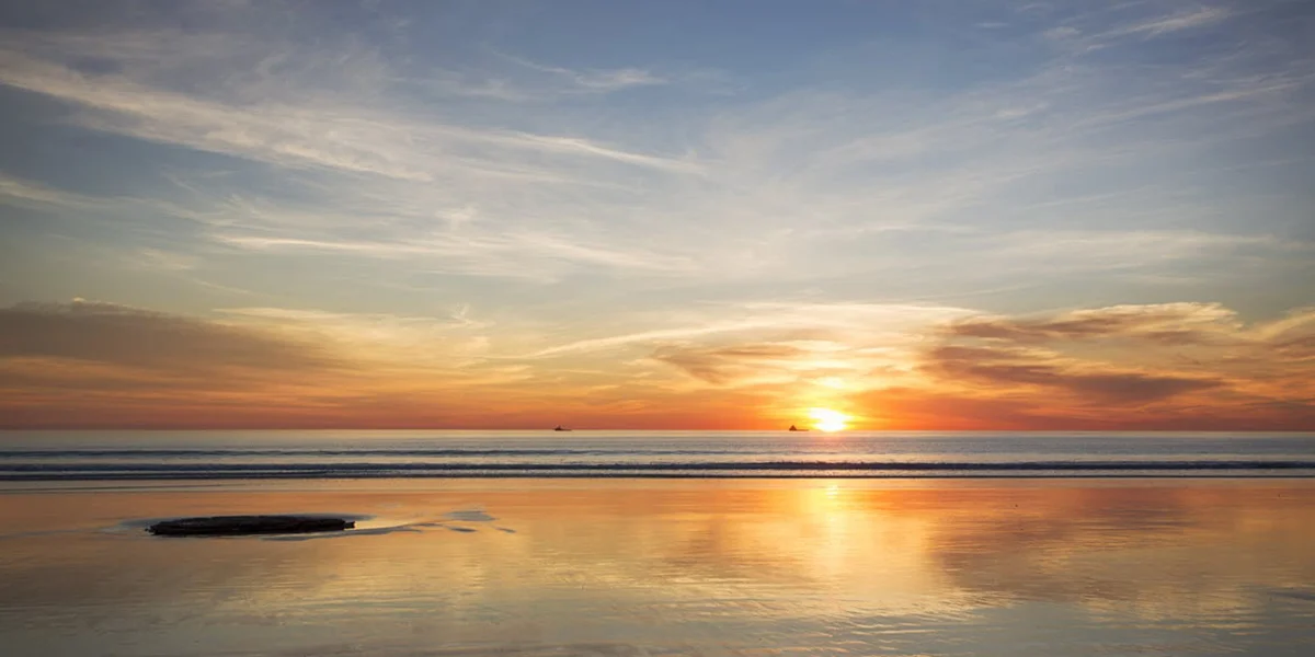 7. Cable Beach: Paradise of the sunset in Western Australia.