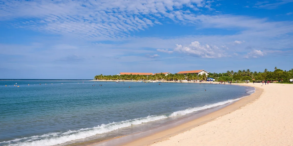 8. Pasikuda Beach – The Calm Waters of the East
