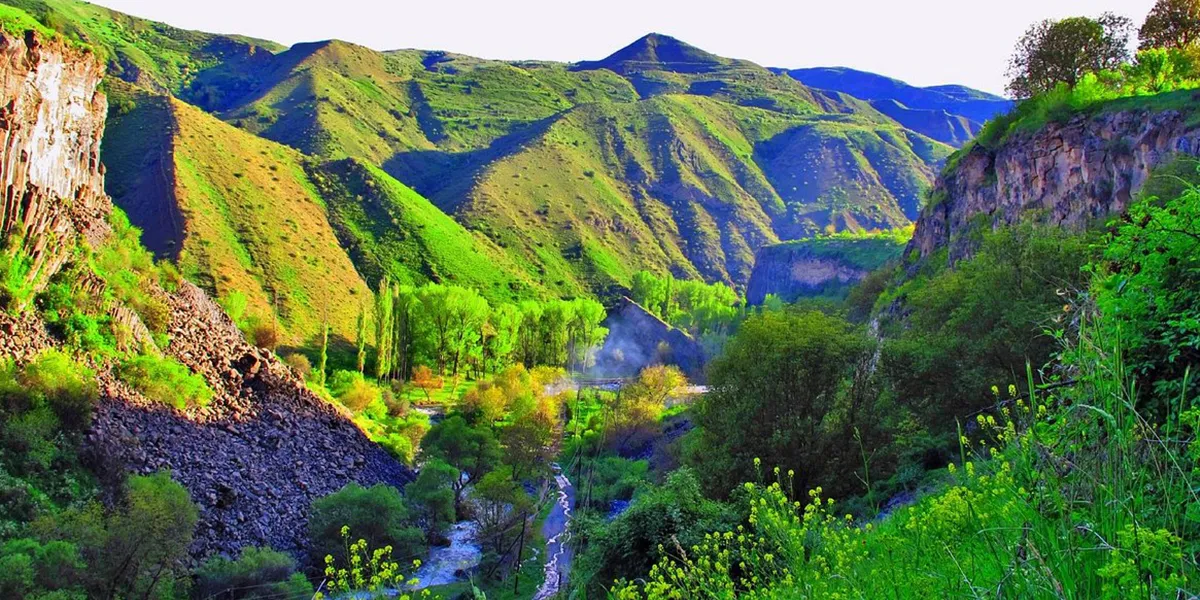 Garni Gorge – Natural formations and historical sites