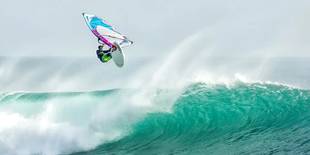 Kitesurfing and Windsurfing – Coastal water sports