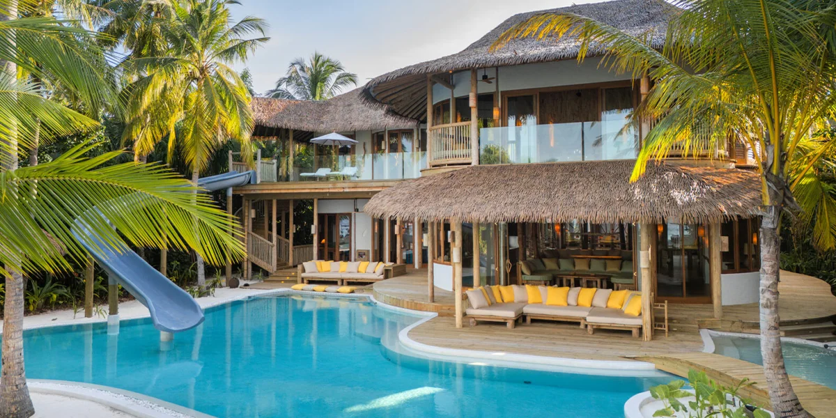  Luxury Resorts and Beachfront Villas